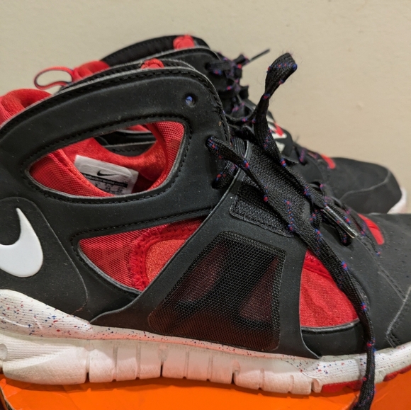 Nike Kids Black and Red NYC Sneakers - Picture 7 of 16